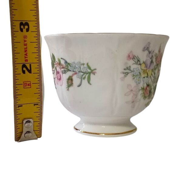 Aynsley Wild Tudor Bouquet Tea Cup Saucer Vtg England Bone China Floral Cottage. - Picture 4 of 16